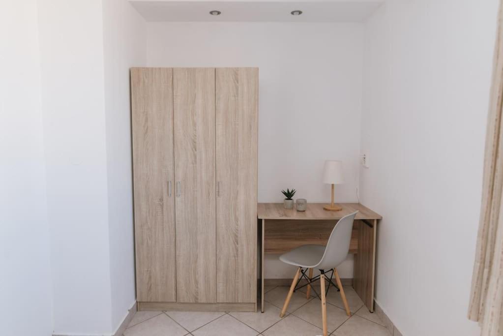 Sunny Apartment For Couples & Friends In Centre Heraklion  Exterior photo