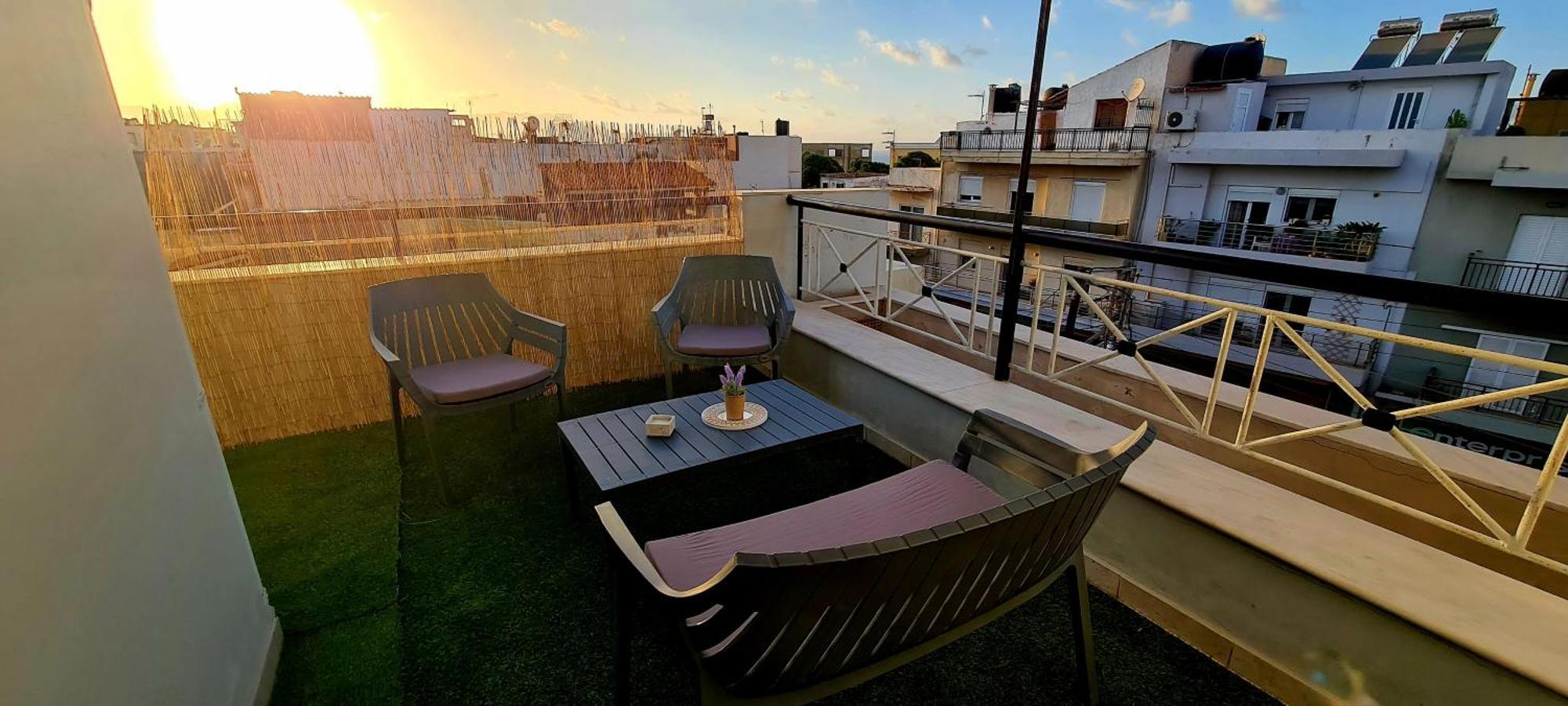 Sunny Apartment For Couples & Friends In Centre Heraklion  Exterior photo