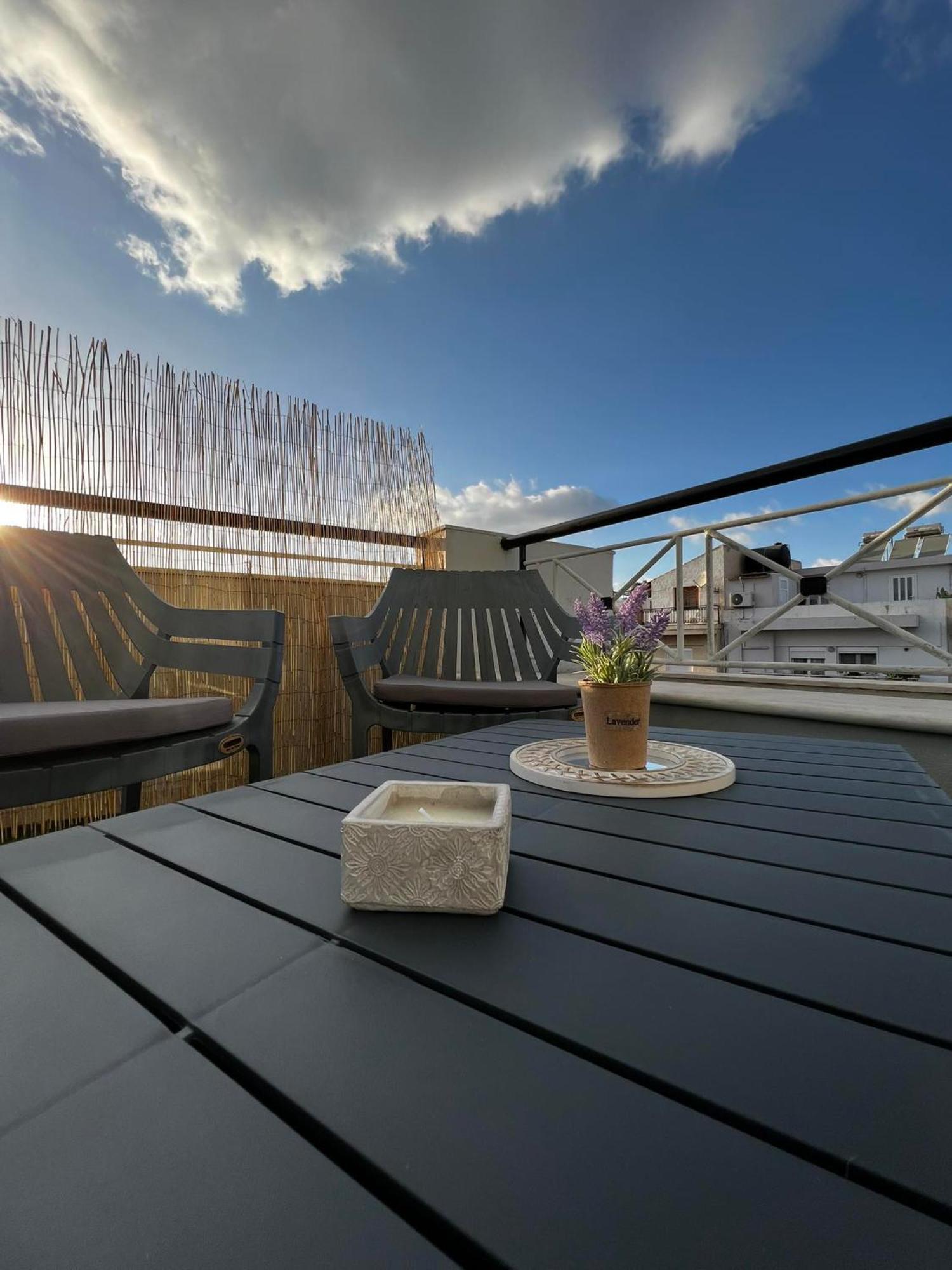 Sunny Apartment For Couples & Friends In Centre Heraklion  Exterior photo