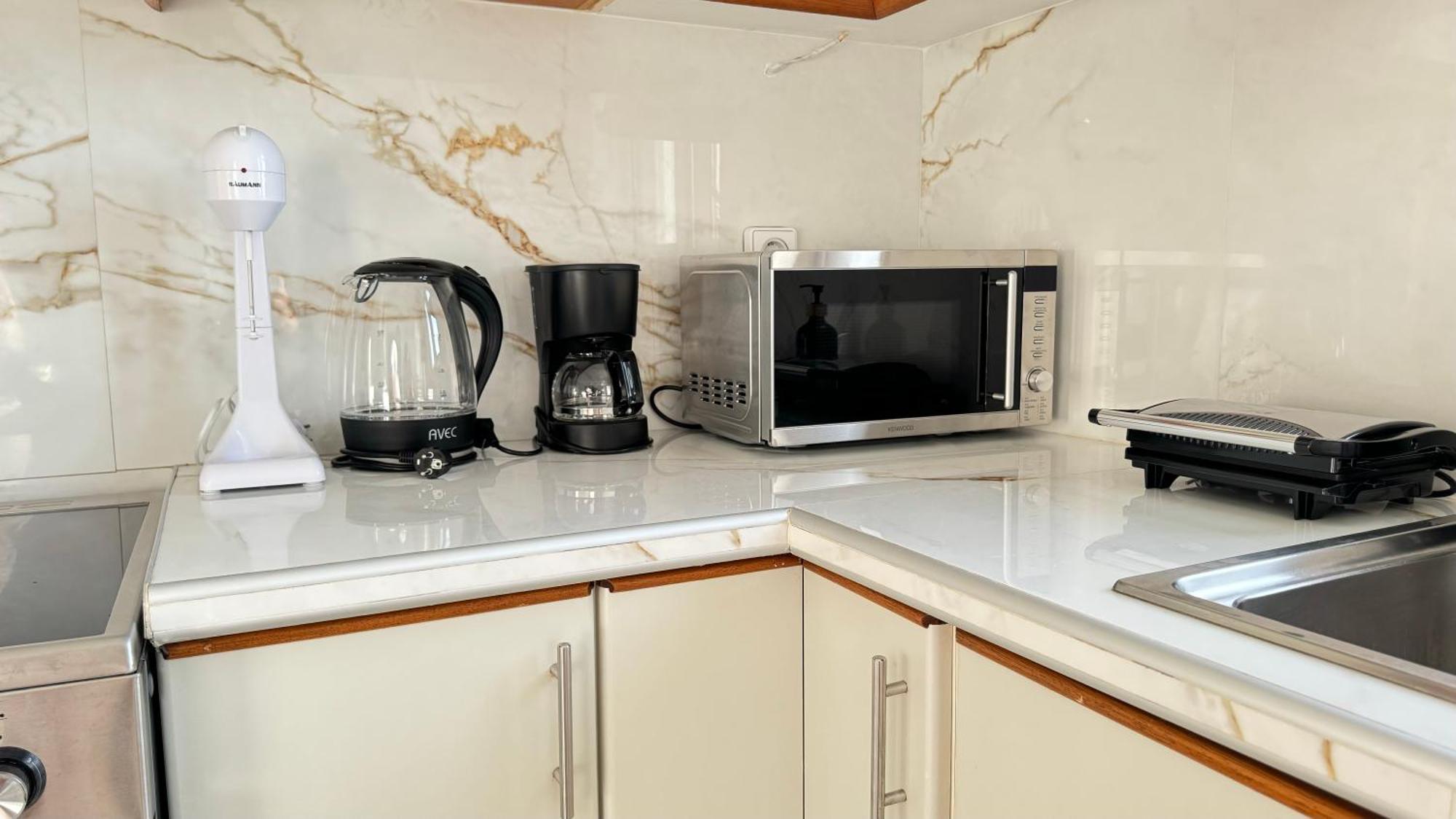 Sunny Apartment For Couples & Friends In Centre Heraklion  Exterior photo